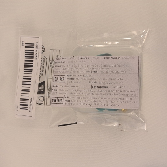 Elegant Turquoise Dangle Earrings - Picture 7 of 8